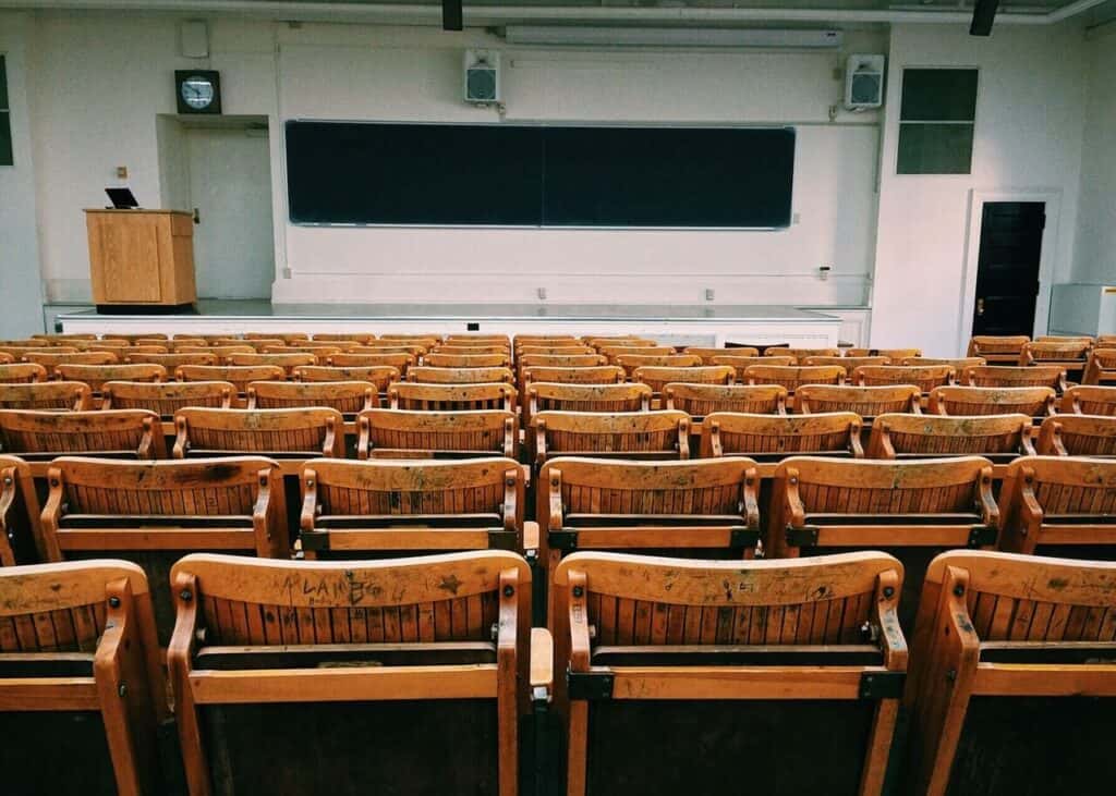 ¿Quieres sacar la mejor puntuación posible eb el examen de tu oposición? Descubre nuestros trucos para exámenes tipo test en oposiciones.